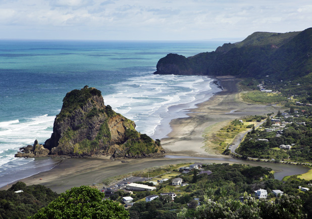 16.01. Piha Lookout