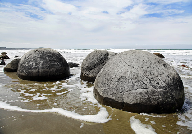 28.12 moeraki bolders